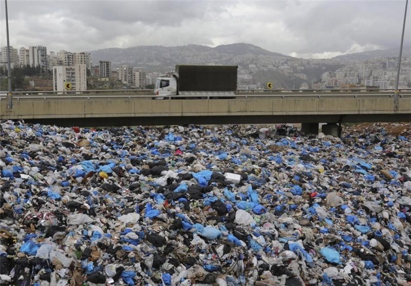 بیروت زیر خروارها زباله دفن شد