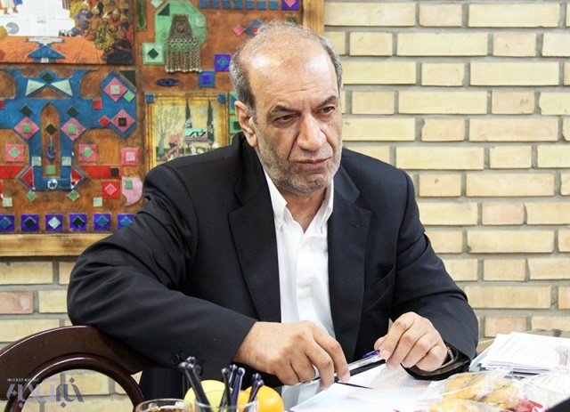 رئیس هیئت مدیره کانون بازنشستگان در کافه خبر:همسان سازی حقوق در برنامه ششم/پرداخت وام محدود است 