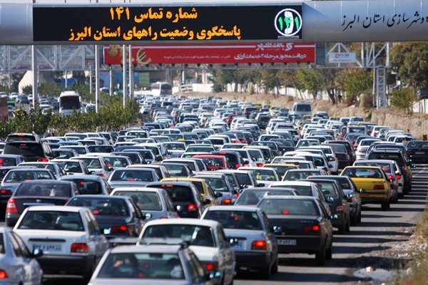 ترافیک در آزاد راه کرج- قزوین سنگین است