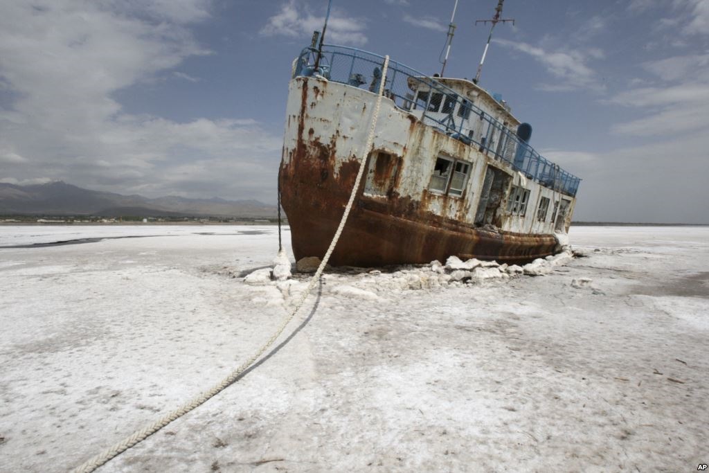  برنامه تامین سالانه 2 میلیارد و 600 میلیون متر مکعب آب برای دریاچه ارومیه