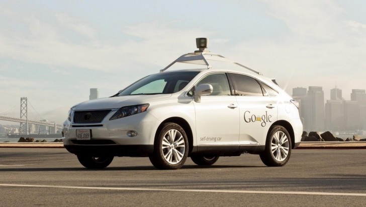 گوگل مسؤولیت اولین تصادف جزئی خودروی خودرانش را برعهده گرفت