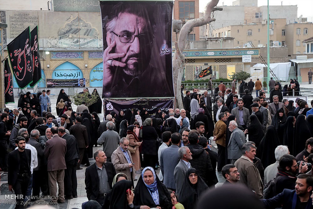 در مراسم ترحیم کارگردان سلحشور چه گذشت؟/ از تصویر سلحشور با لباس روحانیت تا وزیرارشاد احمدی‌نژاد