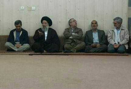 حضور احمدی نژاد و اعضای دولتش در مناطق جنگی اهواز