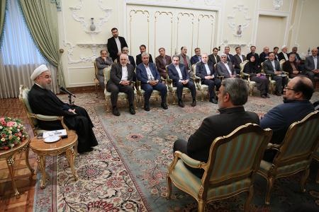 دیدار نوروزی با مدیران دولتی/ روحانی: تمرکز دولت در سال 95 شتاب در روند اجرای اقتصاد مقاومتی است