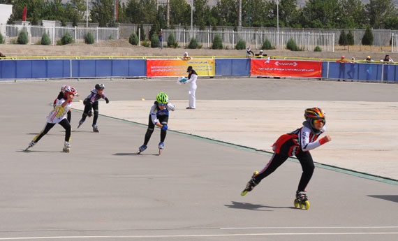 دختران نونهال آذربایجان غربی قهرمان مسابقات اسکیت کشور شدند