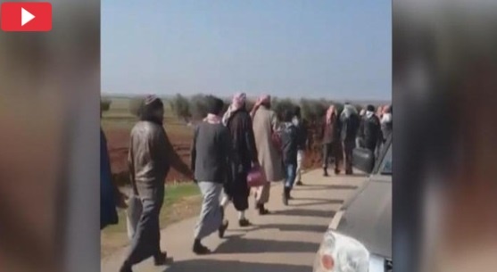 تصاویری از جدایی 200 عضو داعش  که به گروه های طرفدار ارتش سوریه پیوستند