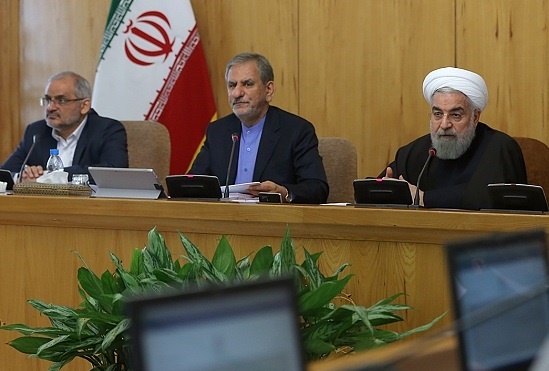 روحانی در جلسه هیات دولت: تقویت ورزش همگانی و قهرمانی از اولویت‌های مهم دولت است 
