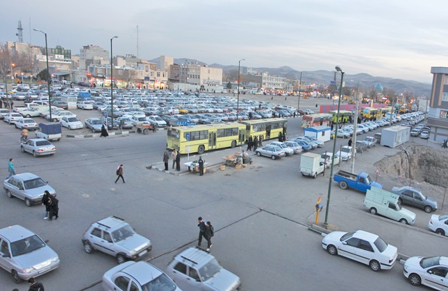 ایستگاه‌های زنجان در انتظار اتوبوس 