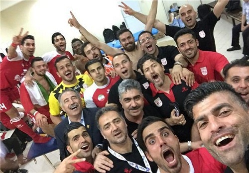 تصویر شادی انتقام از عربستانی ها در زمین فوتبال