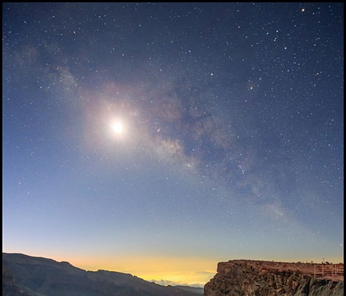 کهکشان راه‌شیری زیر نور ماه/عکس روز ناسا از ستاره‌شناس آماتور ایرانی