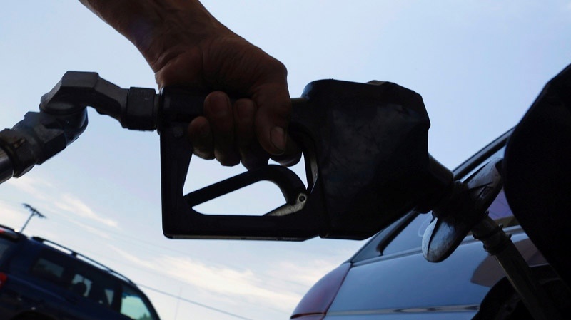 در پی ریزش چهار ساله قیمت ها در بازار نفت اتفاق افتاد؛ کاهش 35 درصدی قیمت بنزین در کانادا