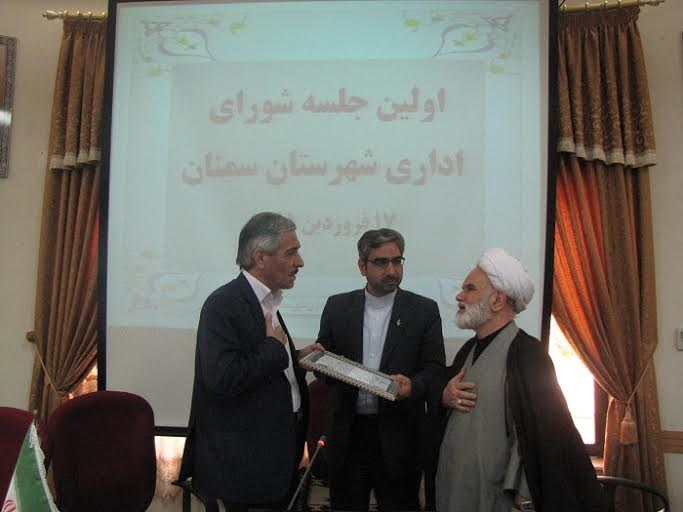 همتی:در دولت یازدهم  و مجلس دهم در آینده ای نزدیک شاهد اقتصادی پویا در ایران اسلامی خواهیم بود