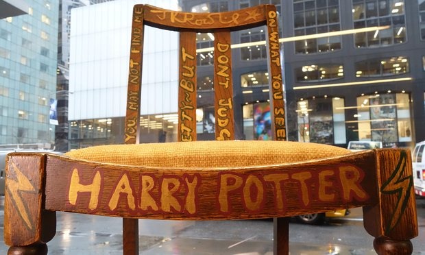 صندلی 400 هزار دلاری خالق هری پاتر