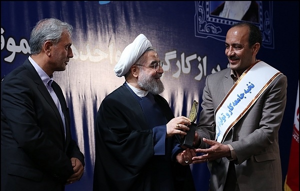 بازدید دکتر روحانی از نمایشگاه دستاوردهای مپنا و نخبگان مهارتی فنی و حرفه ای