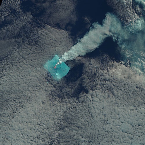 فوران آتشفشانی که هیچکس آن را روی زمین ندید/عکس‌های ماهواره ناسا 