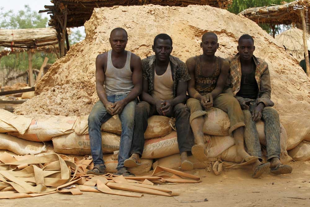 کارگران در یک معدن طلا در نیجریه
