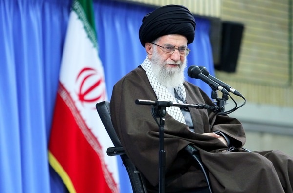 رهبر انقلاب: می‌گویند ایران در خلیج فارس رزمایش نداشته باشد؛ چه غلط ها!/خلیج فارس خانه ماست