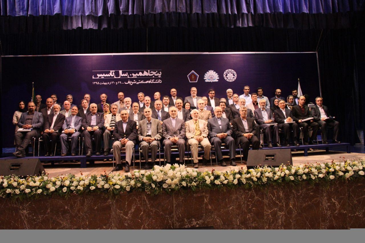رئیس دانشگاه یزد، دانش آموخته برتر دانشگاه شریف شد