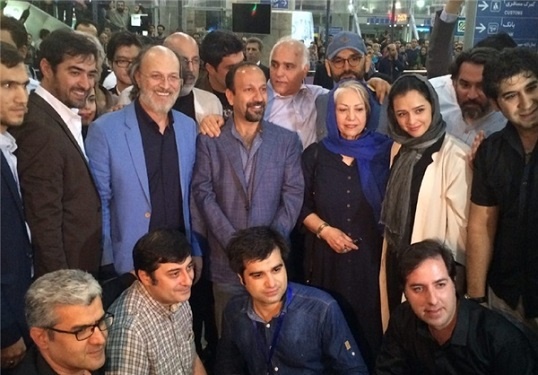 حرف‌های فرهادی، حسینی و علیدوستی در بدو ورد به ایران / ماهم از شادی مردم خوشحالیم