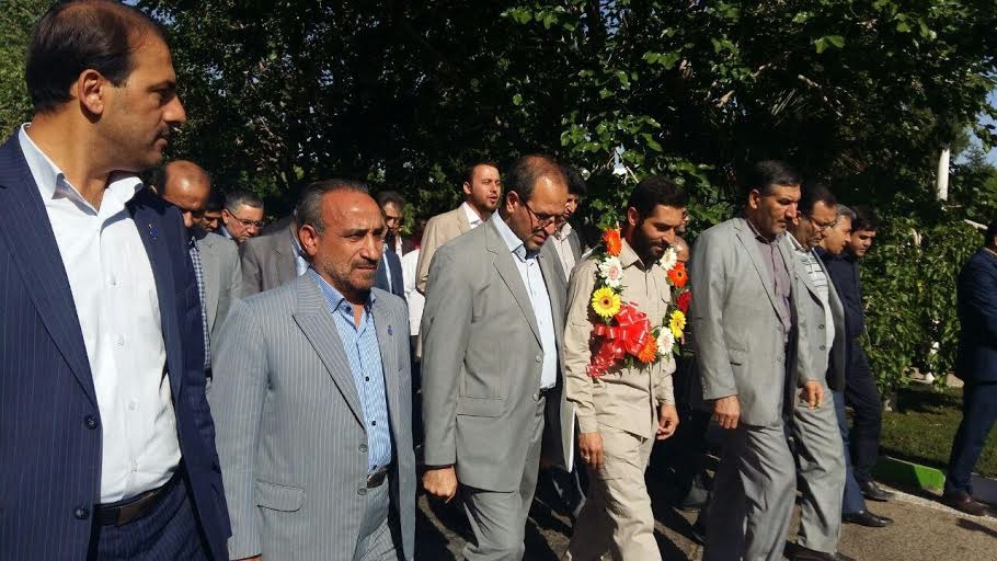 با حضور استاندار سمنان مراسم استقبال از رزمنده همکار مدافع حرم برگزار شد با حضور استاندار سمنان مراسم استقبال از رزمنده همکار مدافع حرم برگزار شد