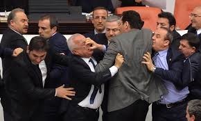 نمایندگان مجلس ترکیه باز هم کتک‌کاری کردند