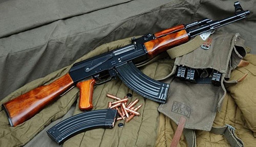 کشندهترین سلاح تاریخ / چرا هیچ سلاحی به پای AK-47 نمیرسد؟