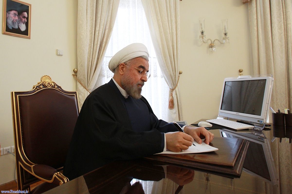 دستور روحانی به جهانگیری درباره حقوق نجومی مدیران:وجوهی که به‌ناحق پرداخت شده به بیت‌المال مسترد شود
