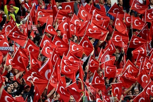 تصویری عجیب از یکی از طرفداران تیم ملی ترکیه