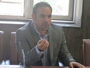 تذکر عضو شورای شهر خرم آباد به شهردار در خصوص شستشوی سطلهای زباله 