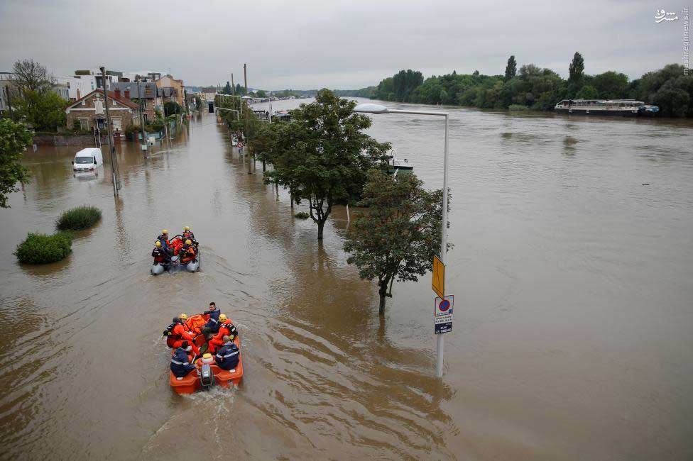 پاریس غرق در آب