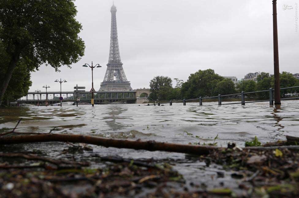 پاریس غرق در آب