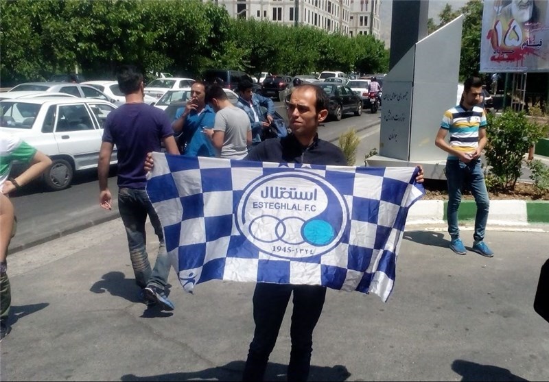 بیانیه رسمی باشگاه استقلال:وزیر ماوپرسپولیس را به یک چشم می بیند/دروغ است گودرزی نگفته بازیکن نخریم!