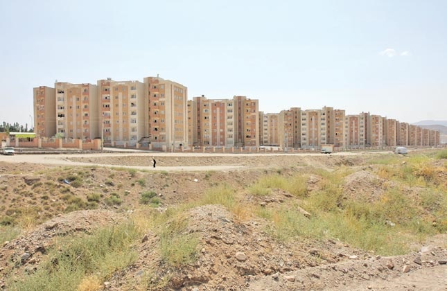 چهار دیواری اختیاری نیست