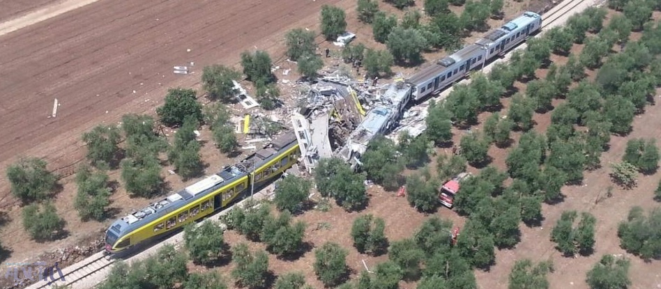 عکس| تصادف مرگبار دو قطار مسافربری در ایتالیا