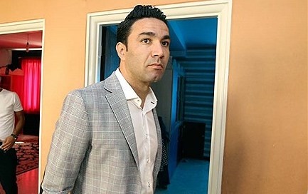جزئیاتی از یک مراسم خداحافظی/نکونام: در بهشت خداحافظی کردم نه زمین فوتبال