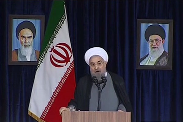 ویدئو| روحانی با اشاره به فیش‌های حقوقی: مردم دزدی‌های قبلی را فراموش نمی‌کنند