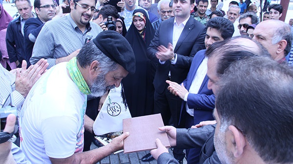 کاشت درخت شهدای منابع طبیعی در بافت فرهنگی تاریخی شهرداری رشت