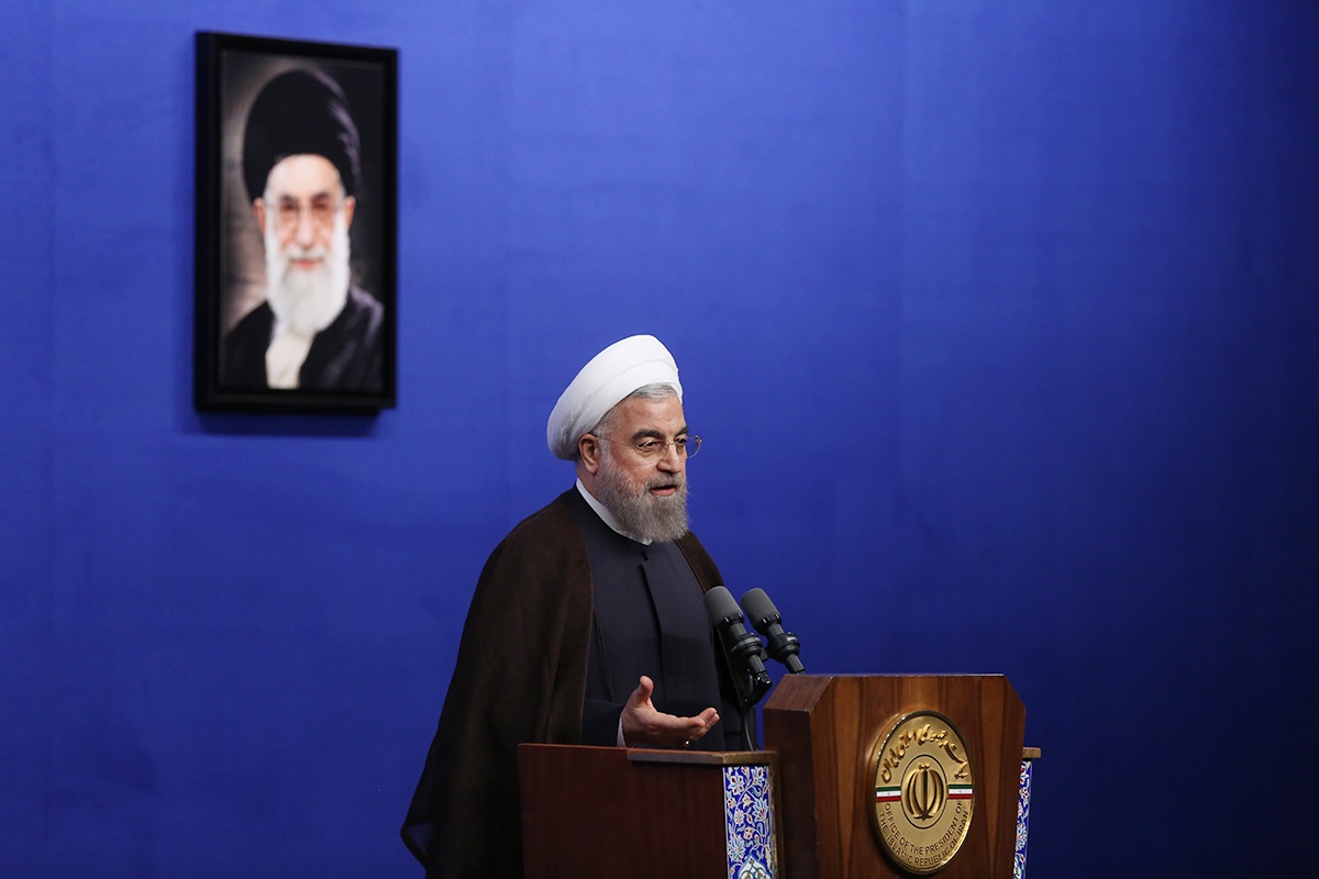 روحانی:بلند داد زدن منافع ملی را تقویت نمی‌کند/حمایت رهبری نبود در پیشبرد برجام به مشکل می‌خوردیم
