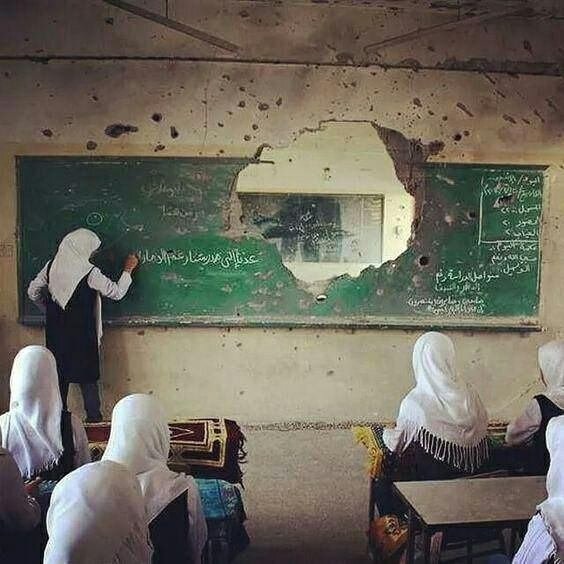 عکس | یک مدرسه معمولی در سوریه!