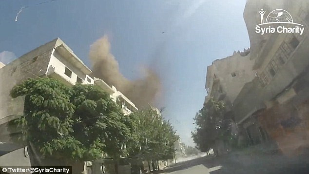 ویدئو | لحظه وحشتناک انفجار بمب در حلب| این ویدئو 3.5 میلیون بار دیده شد