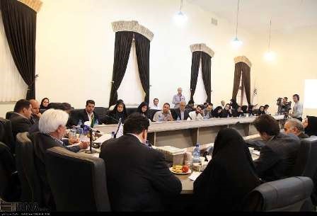 نشست خبری اعضای شورای اسلامی شهر و شهردار زنجان به مناسبت روز خبرنگار