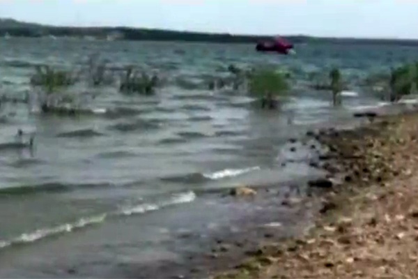 ویدئو | تماشای سقوط هواپیما در کنار ساحل