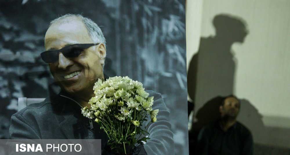 پیکر کیارستمی جمعه از پاریس به تهران می رسد/دعوت از مردم برای آخرین دیدار با سینماگر جهانی ایران