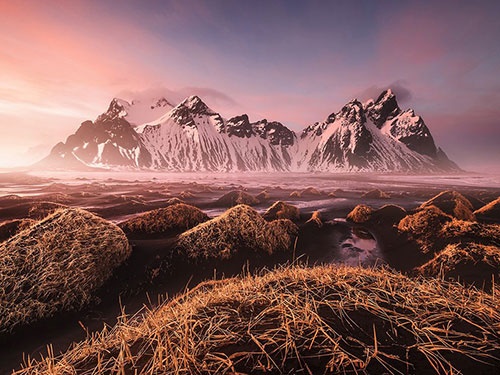 غروب صورتی رنگ آفتاب در ارتفاعات ایسلند/عکس روز نشنال جئوگرافیک 