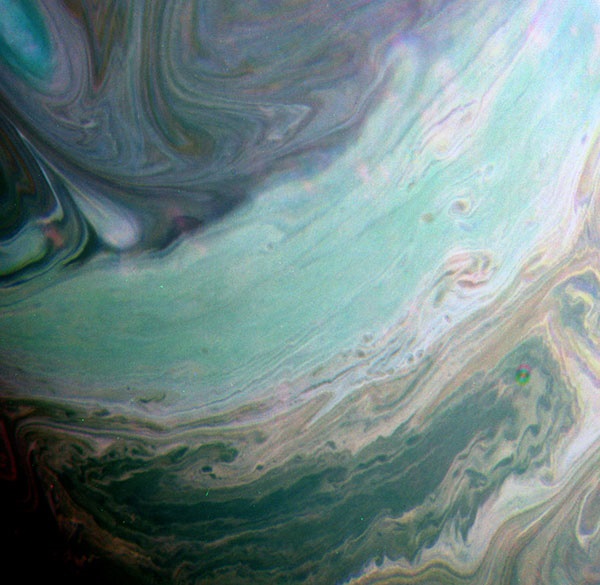 عکس شبیه نقاشی مینیاتور از ابرهای زحل/تصویری که ناسا منتشر کرد 
