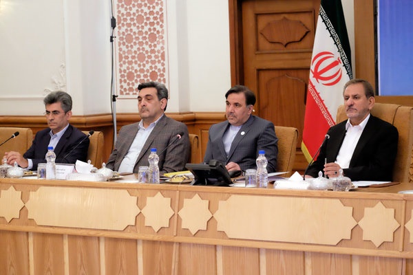 آخوندی: اسناد خزانه پیمانکاران تبدیل به پول نقد نشده است