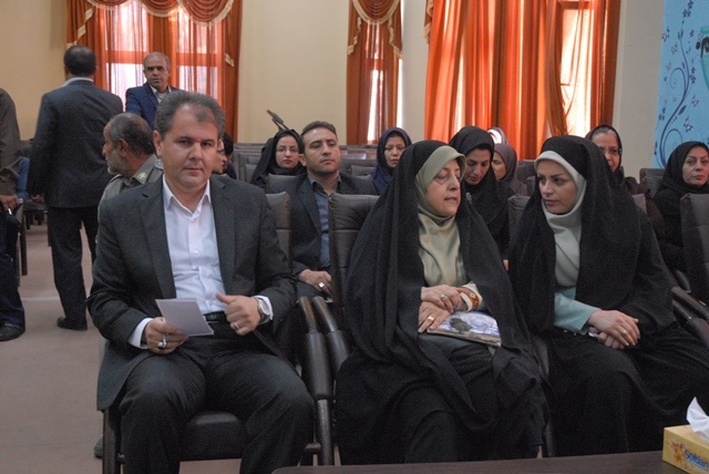 دیدارمعاون رئیس‌جمهور با کارکنان این مجموعه در سفر به کهگیلویه‌وبویراحمد