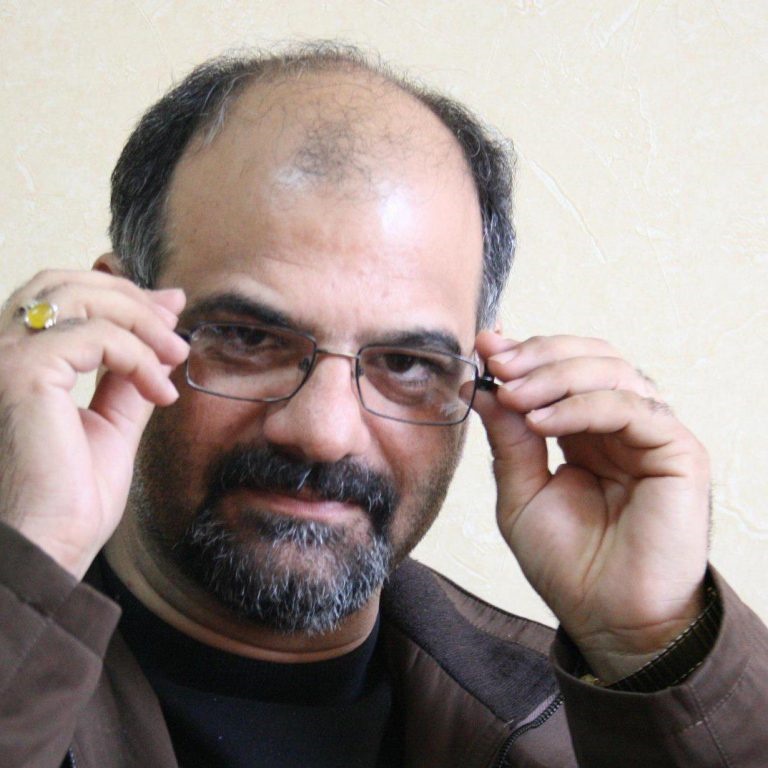 فروشگاه لوازم آرایشی بهتر از دکه روزنامه فروشی است