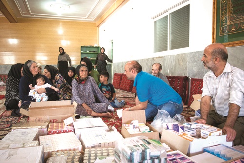 همراه با پزشکان د‌اوطلب د‌ر روستاهای سواد‌کوه / طبیبان بی‌مزد‌ 