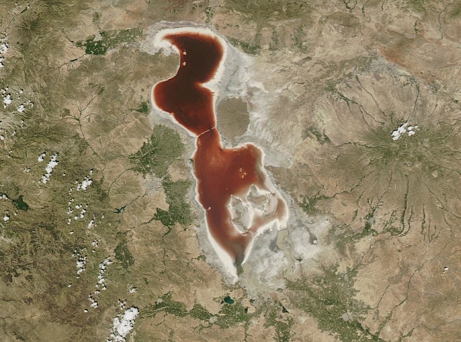 سهم مردم ارومیه از خشک شدن دریاچه چقدر است؟ گسترش زمین‌های کشاورزی در شرایط بحرانی دریاچه ارومیه